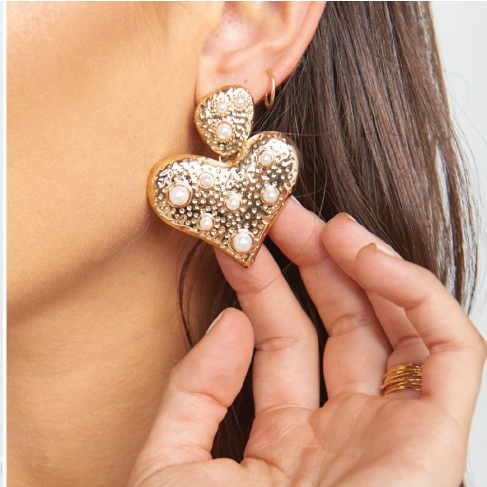 ✨New Amore Heart Earrings - Picture 2 of 5